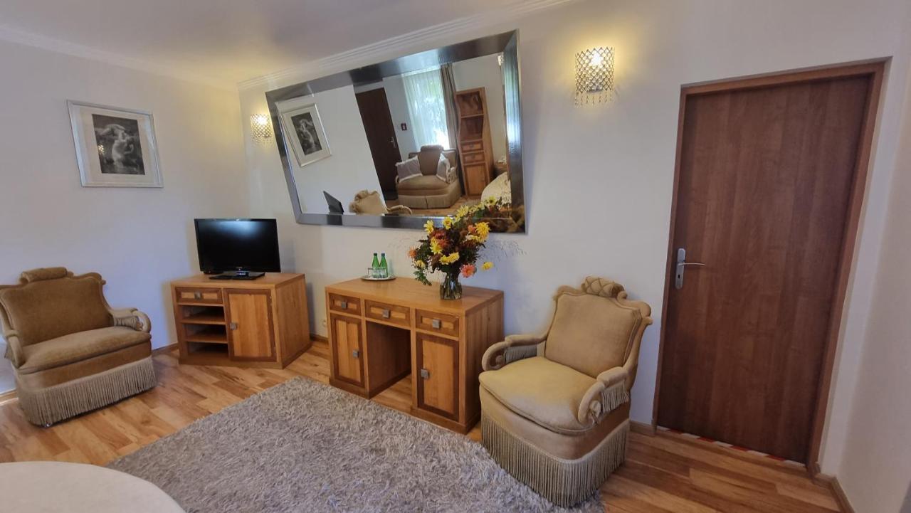 Hotel Siedem Drzew Biskupice  Exteriér fotografie